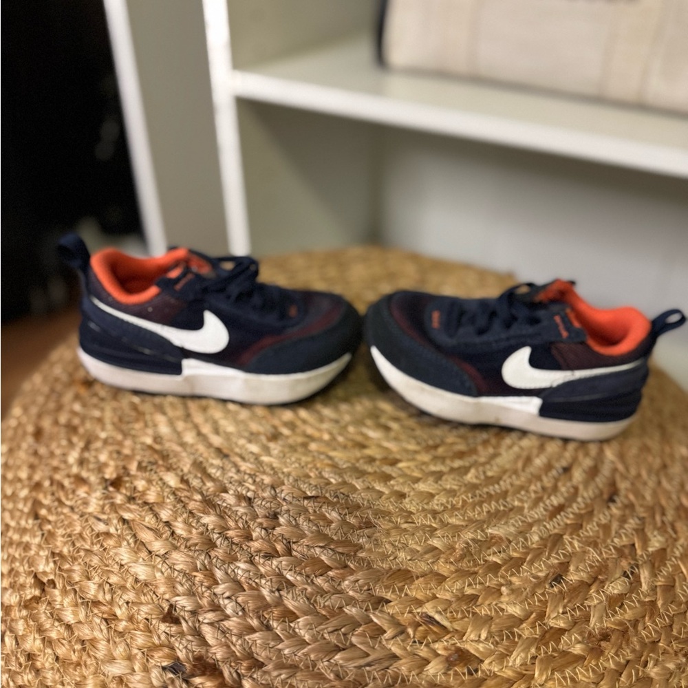 Nike Kids' Dark Blue and Bright Orange Sneakers